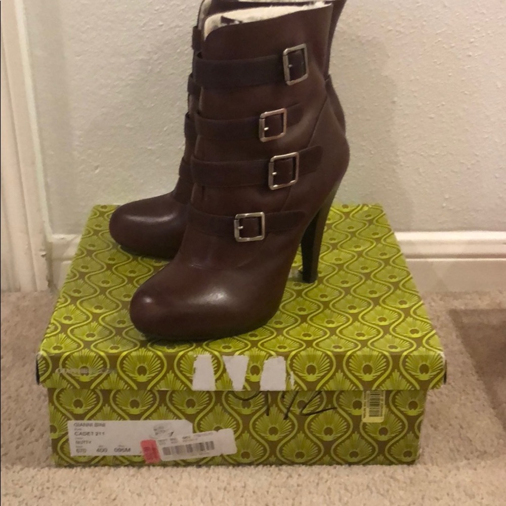 NIB Gianni Bini Booties Aviator Shearling Buckles